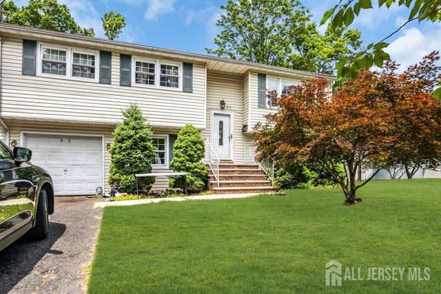 26 Nancy Lane, Piscataway, NJ 08854
