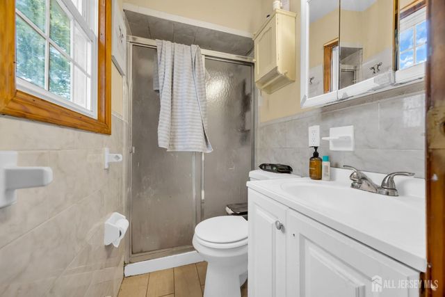 26 Nancy Lane, Piscataway, NJ 08854