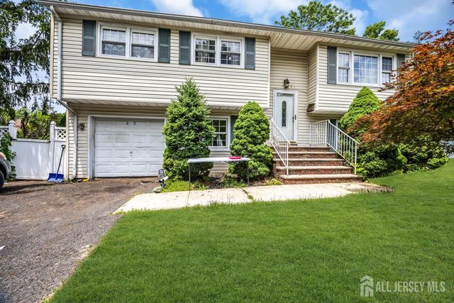 26 Nancy Lane, Piscataway, NJ 08854