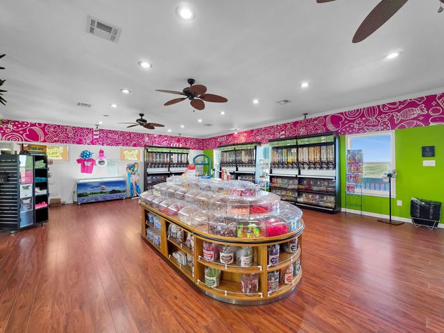 2570 Highway 87, Crystal Beach, TX 77650