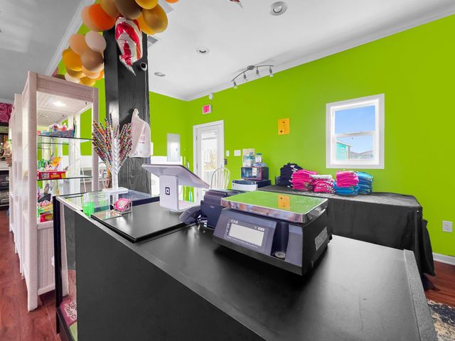 2570 Highway 87, Crystal Beach, TX 77650