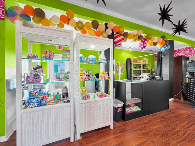 2570 Highway 87, Crystal Beach, TX 77650