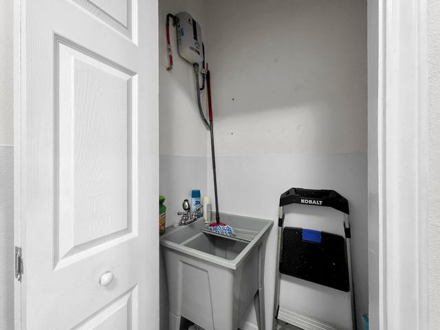 2570 Highway 87, Crystal Beach, TX 77650