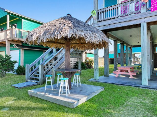2570 Highway 87, Crystal Beach, TX 77650