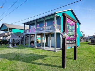 2570 Highway 87, Crystal Beach, TX 77650