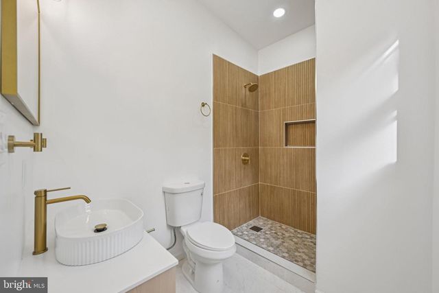 998 E BUTLER AVE, Vineland, NJ 08360