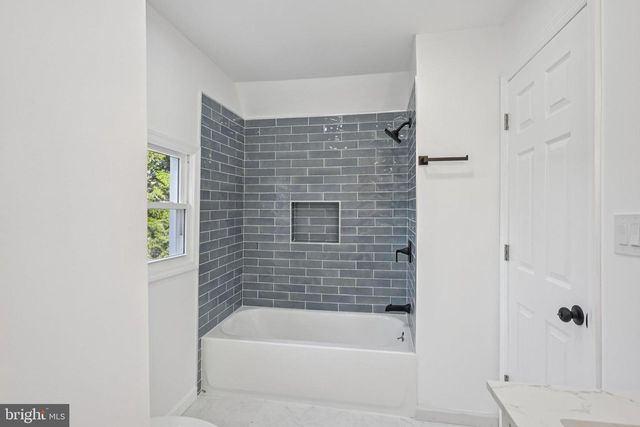 998 E BUTLER AVE, Vineland, NJ 08360