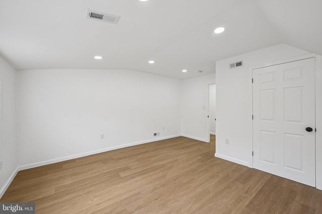 998 E BUTLER AVE, Vineland, NJ 08360