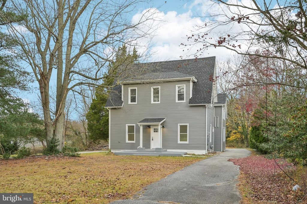 998 E BUTLER AVE, Vineland, NJ 08360