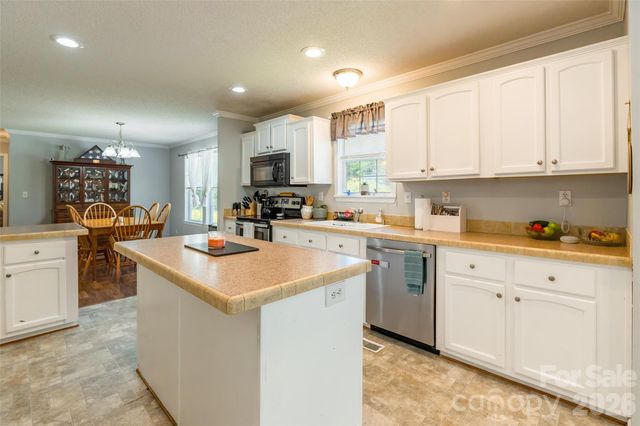 1828 Pine Hollow Place, Hudson, NC 28638