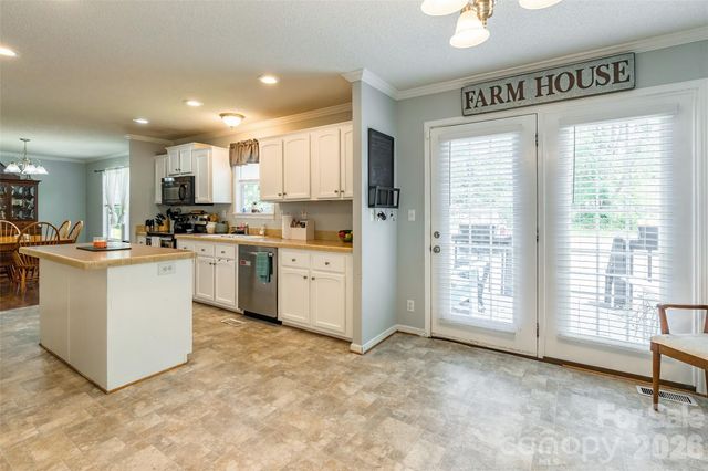 1828 Pine Hollow Place, Hudson, NC 28638