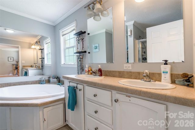 1828 Pine Hollow Place, Hudson, NC 28638