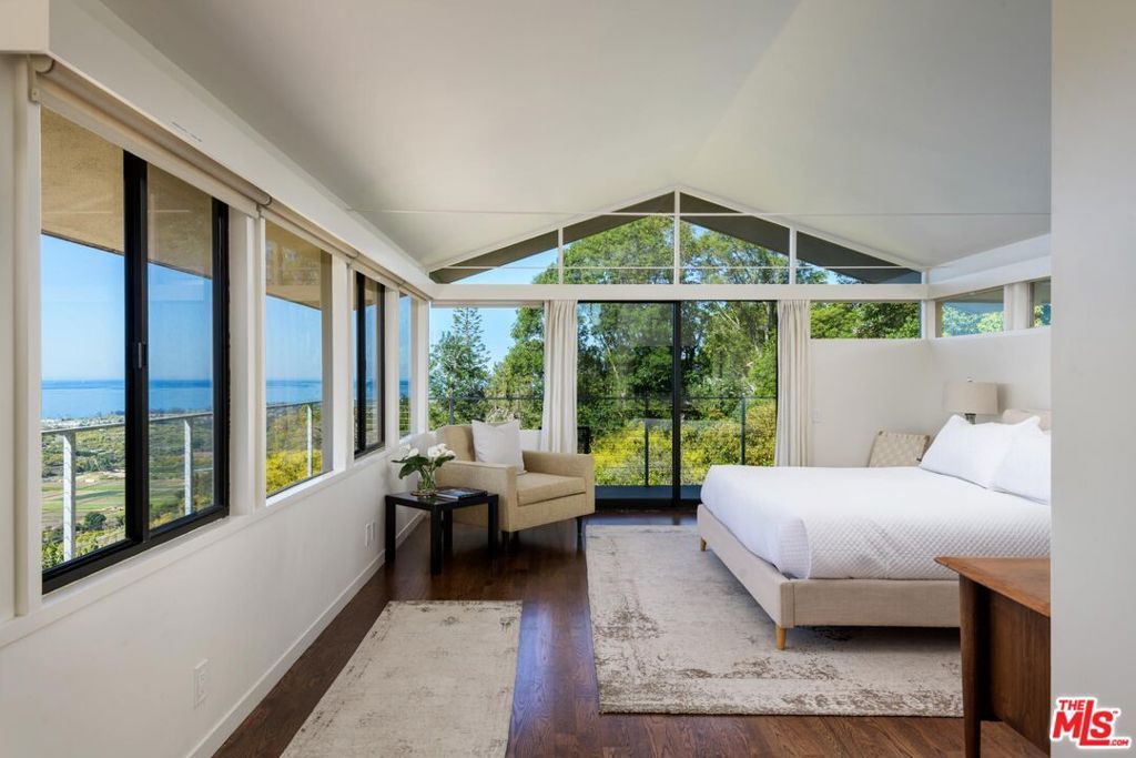 Image 11 of property listing at 7401 Shepard Mesa Road, Carpinteria, CA 93013