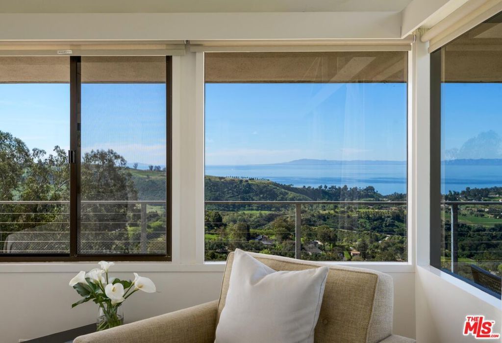 Image 12 of property listing at 7401 Shepard Mesa Road, Carpinteria, CA 93013