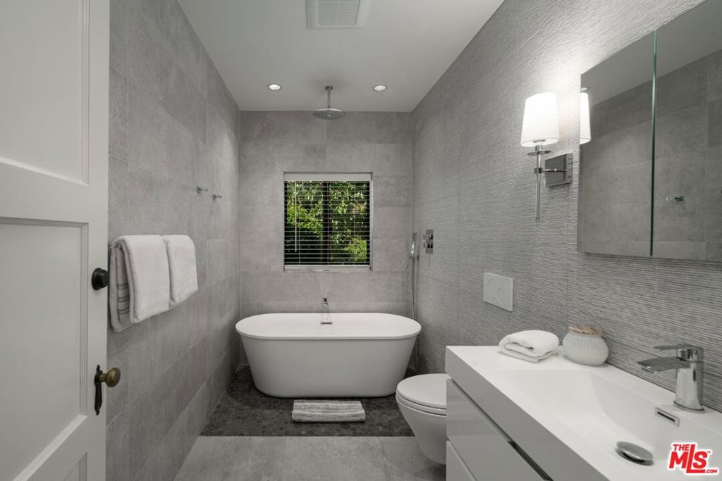 Image 17 of property listing at 7401 Shepard Mesa Road, Carpinteria, CA 93013