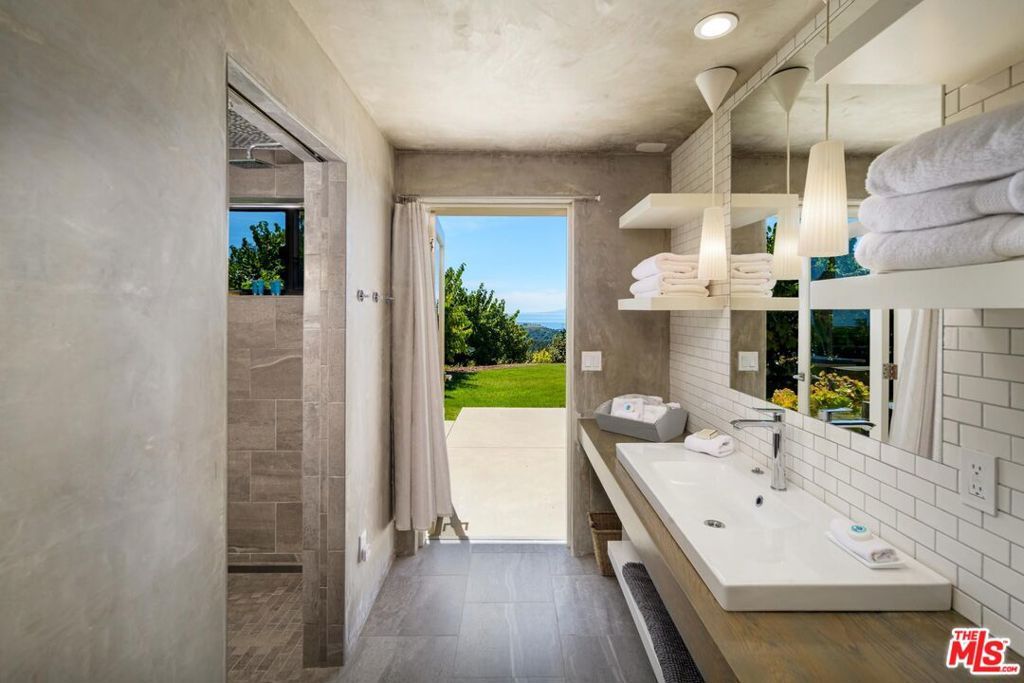 Image 21 of property listing at 7401 Shepard Mesa Road, Carpinteria, CA 93013