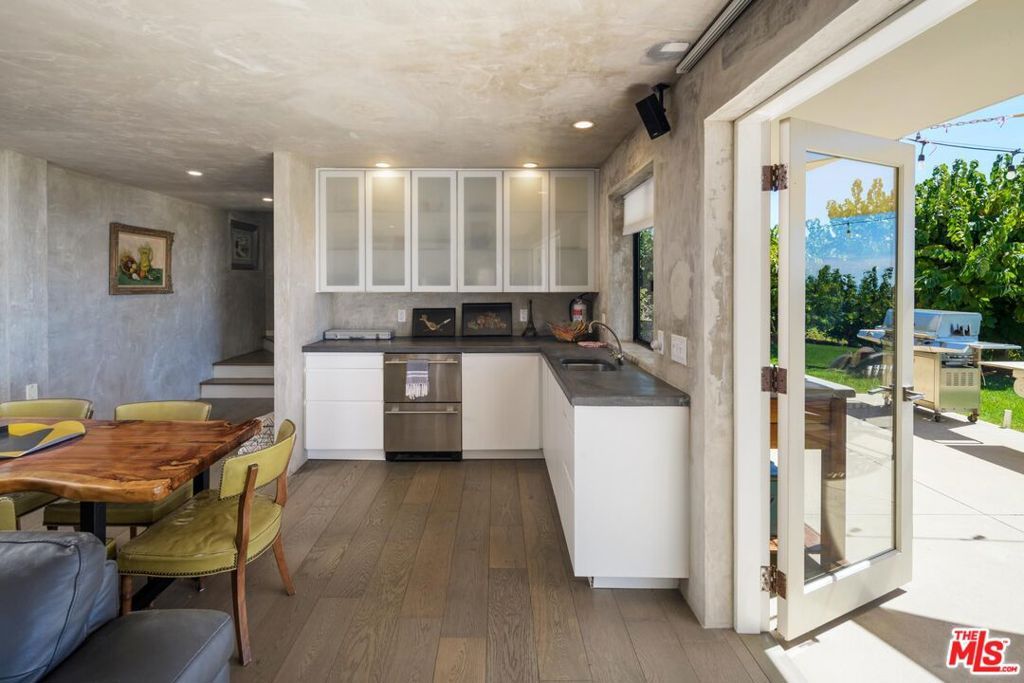 Image 24 of property listing at 7401 Shepard Mesa Road, Carpinteria, CA 93013