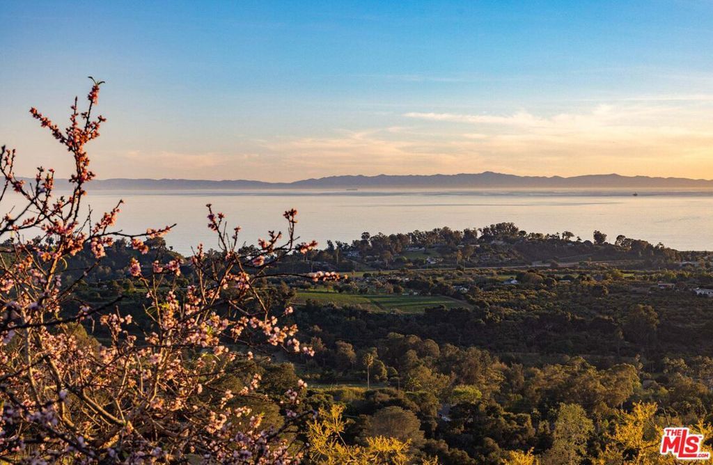 Image 27 of property listing at 7401 Shepard Mesa Road, Carpinteria, CA 93013