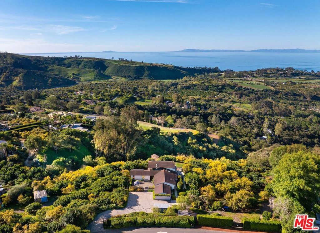 Image 3 of property listing at 7401 Shepard Mesa Road, Carpinteria, CA 93013