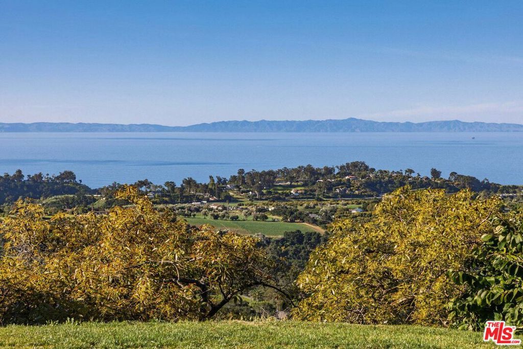 Image 4 of property listing at 7401 Shepard Mesa Road, Carpinteria, CA 93013
