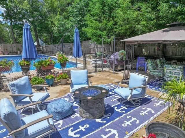 6 Golden Gate Drive, Hooksett, NH 03106