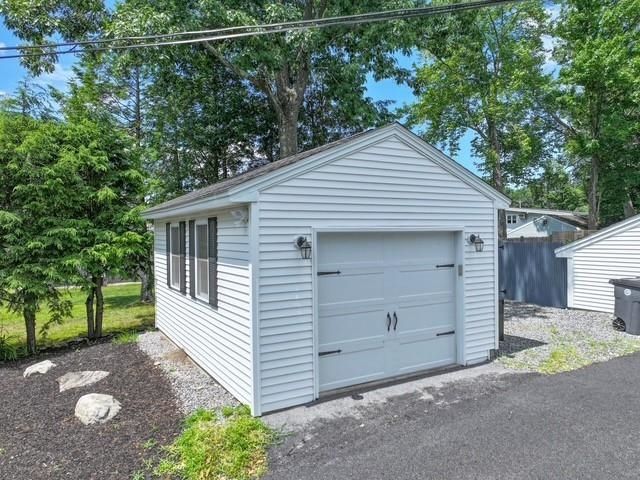 6 Golden Gate Drive, Hooksett, NH 03106
