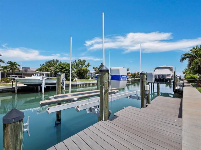 525 SLOOP LANE, Longboat Key, FL 34228