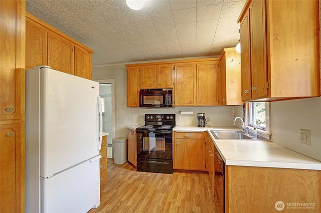 7212 Pioneer Hwy, Stanwood, WA 98292