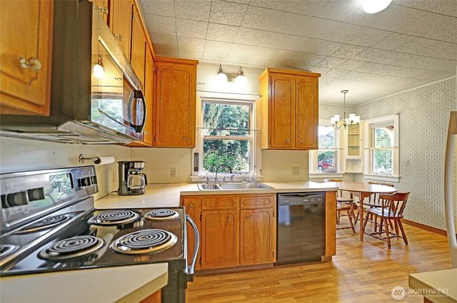 7212 Pioneer Hwy, Stanwood, WA 98292