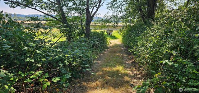 7212 Pioneer Hwy, Stanwood, WA 98292