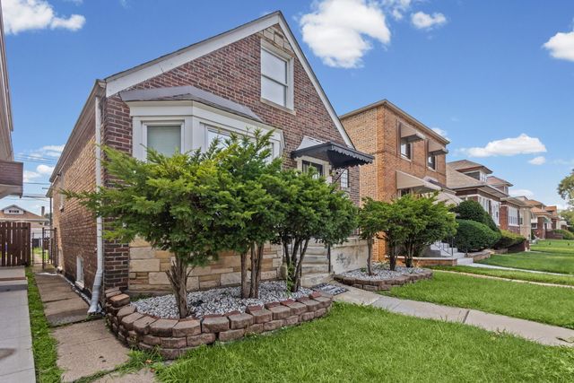 8340 S Yates Boulevard, Chicago, IL 60617
