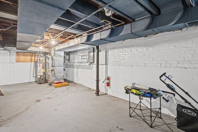 8340 S Yates Boulevard, Chicago, IL 60617