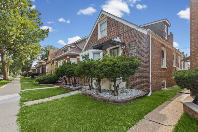 8340 S Yates Boulevard, Chicago, IL 60617