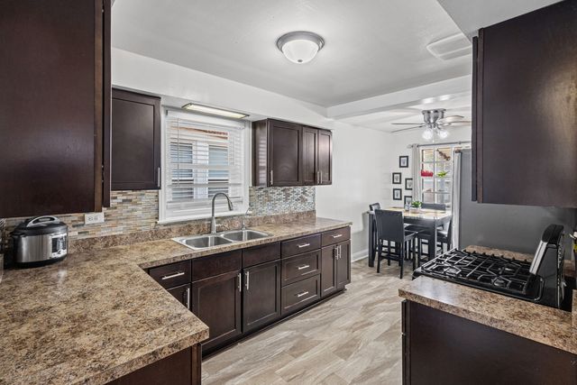 8340 S Yates Boulevard, Chicago, IL 60617