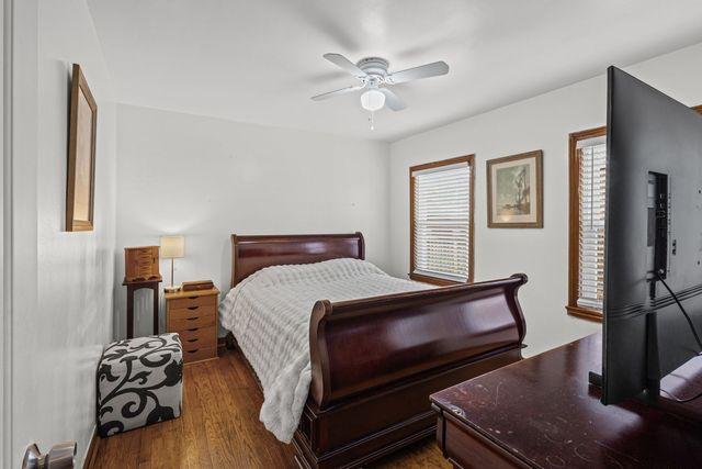 8340 S Yates Boulevard, Chicago, IL 60617