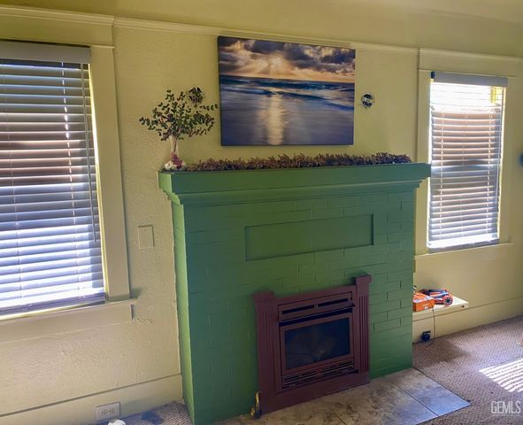 916 33rd Street, Bakersfield, CA 93301