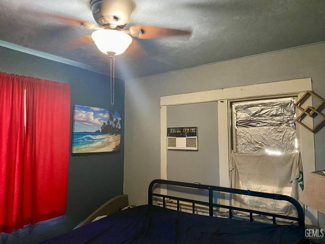 916 33rd Street, Bakersfield, CA 93301