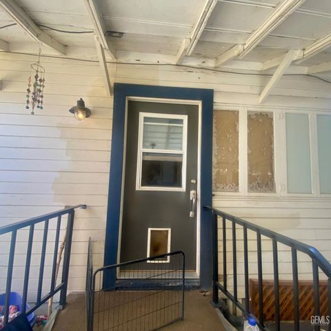916 33rd Street, Bakersfield, CA 93301