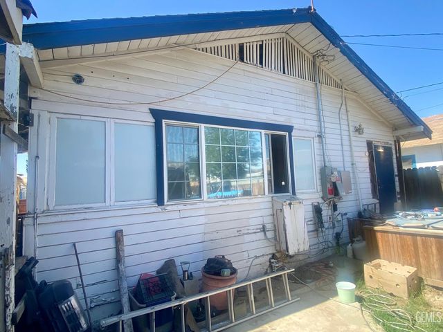 916 33rd Street, Bakersfield, CA 93301