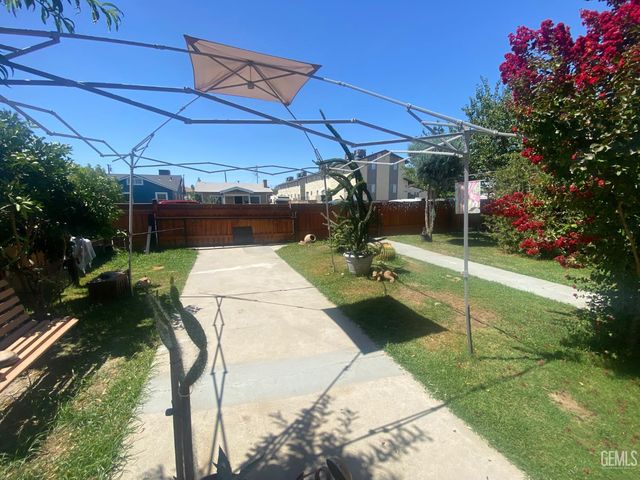 916 33rd Street, Bakersfield, CA 93301