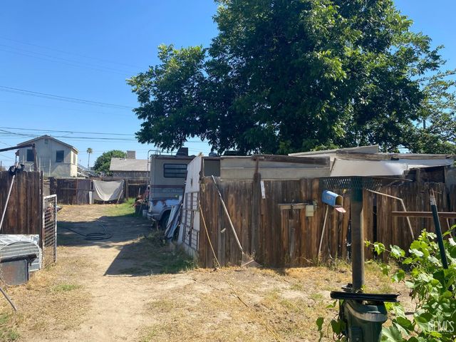 916 33rd Street, Bakersfield, CA 93301
