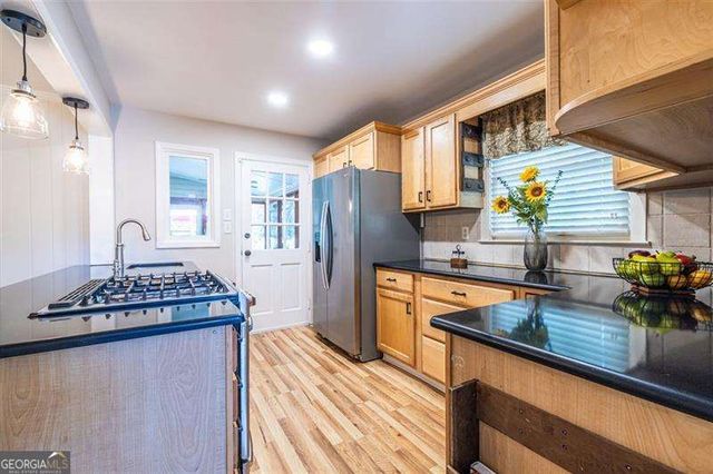 868 Scott Circle, Decatur, GA 30033