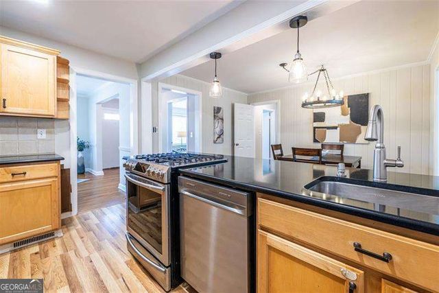 868 Scott Circle, Decatur, GA 30033