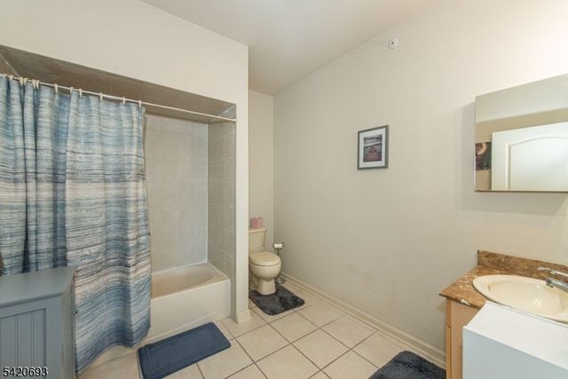 375 Rifle Camp Rd 403, Woodland Park, NJ 07424