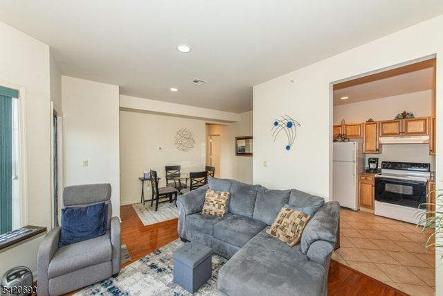 375 Rifle Camp Rd 403, Woodland Park, NJ 07424