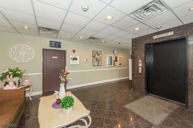 375 Rifle Camp Rd 403, Woodland Park, NJ 07424