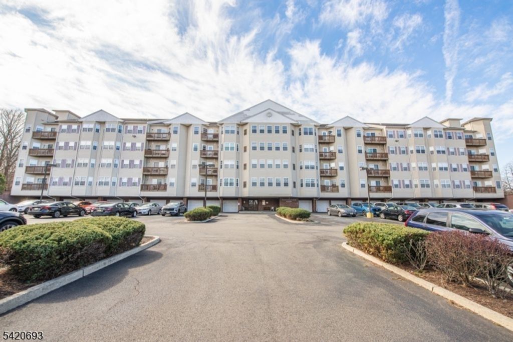 375 Rifle Camp Rd 403, Woodland Park, NJ 07424