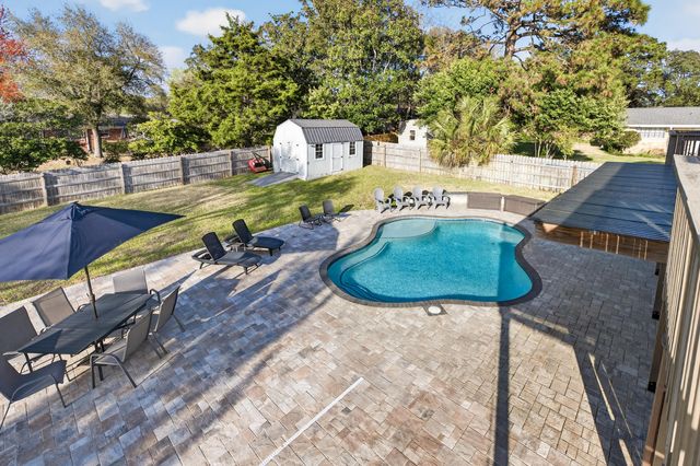 33 Birch Avenue, Shalimar, FL 32579