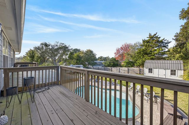 33 Birch Avenue, Shalimar, FL 32579