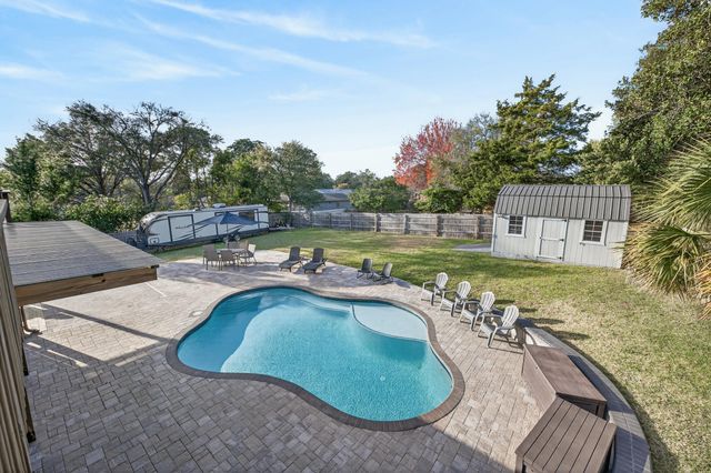 33 Birch Avenue, Shalimar, FL 32579